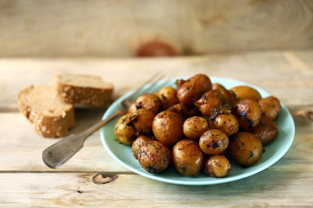 Patatas al horno con piel