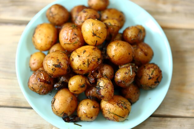 Patatas al horno con piel