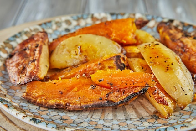 Patatas y boniatos al horno