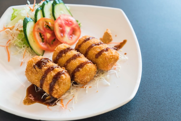 Patatas Fritas Con Salsa Tonkatsu