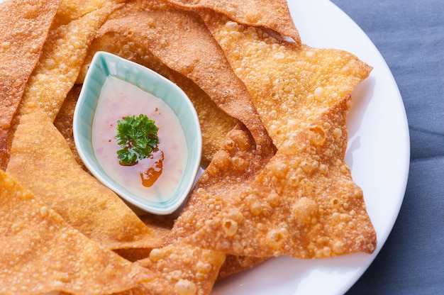 patatas fritas con salsa