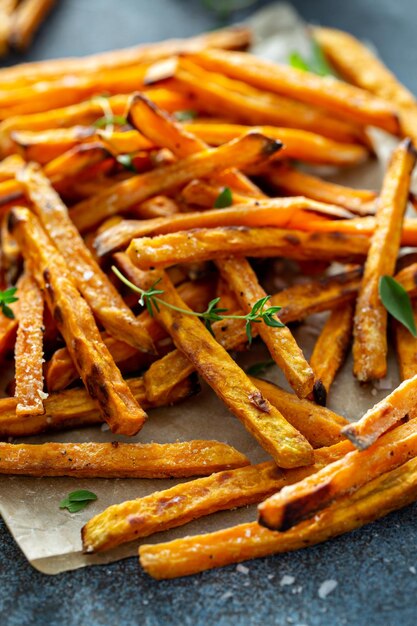 Patatas fritas con salsas