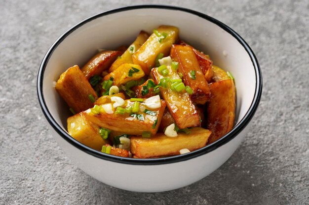 Foto patatas fritas en un tazón