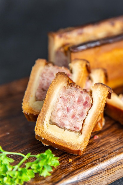 patê croute massa de carne carne de porco ou carne, frango comida francesa refeição lanche na mesa cópia espaço comida