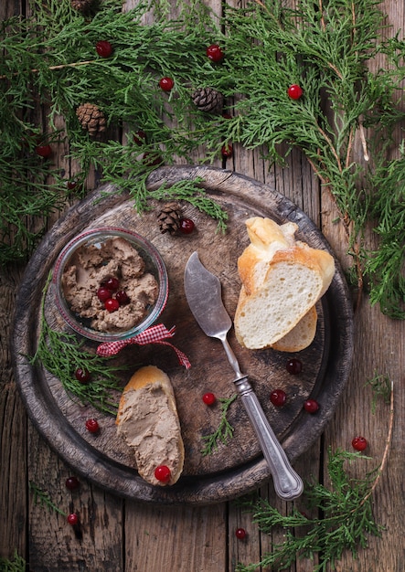 Foto paté de hígado con arándanos para navidad