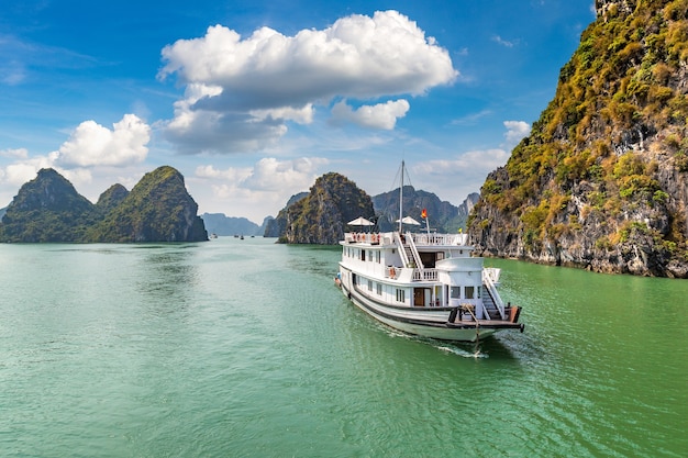 Patrimonio natural mundial de la bahía de Halong, Vietnam