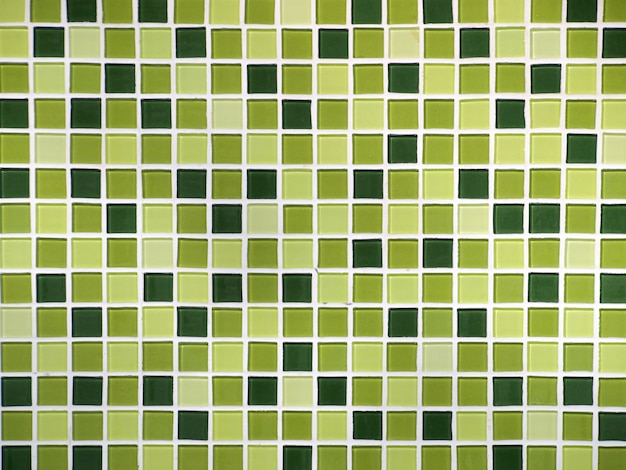 Patrón en los azulejos en la pared del baño.