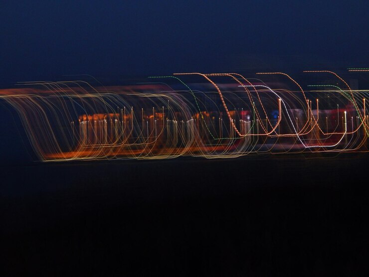 Foto patrón de color luminoso contra el fondo del cielo nocturno