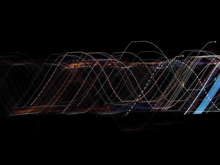 Foto patrón de color luminoso contra el fondo del cielo nocturno