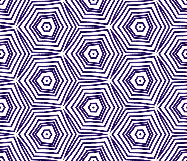 Patrón exótico sin costuras simétrico púrpura