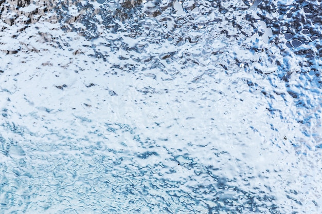 Patrón de hielo congelado en vidrio