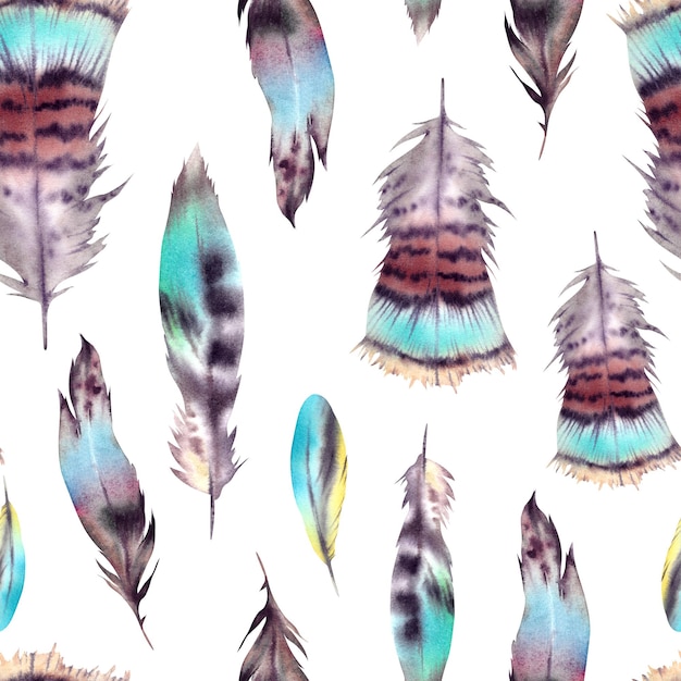 Patrón de plumas sin costuras Ilustración pintada a mano en acuarela Preciosa pluma de pájaro Fénix de colores brillantes sobre un fondo blanco Ornamento indio asiático