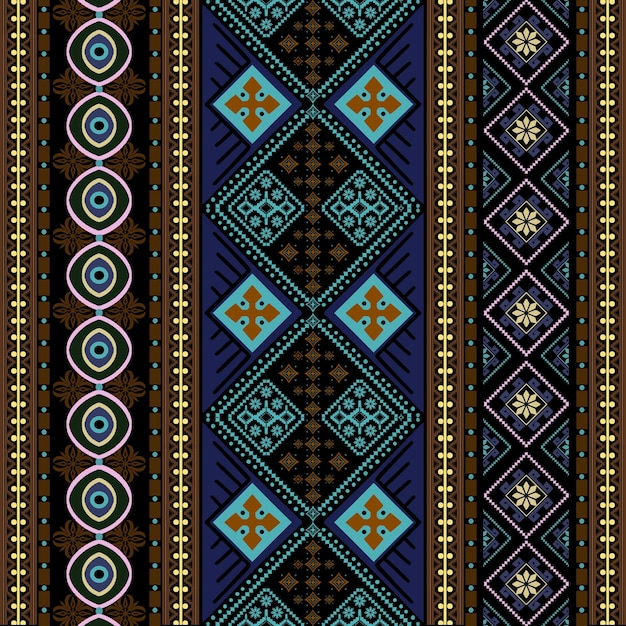 Patrón de tela tribal étnica india con delicadas flores de tonos azules colocadas contra un audaz étnico