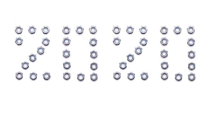 Foto patrón de tuercas de metal para pernos, números 2020 año nuevo, aislar