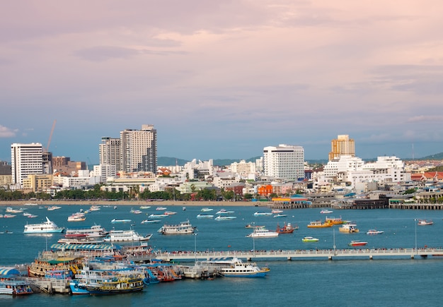 Foto pattaya-stadt scape schöne buchtansicht.