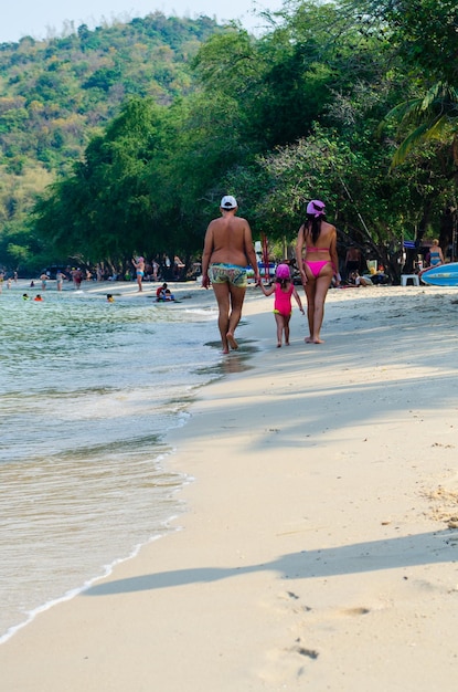 PATTAYA Tailandia Descansa a orillas del Golfo de Tailandia en una playa militar en Pattaya