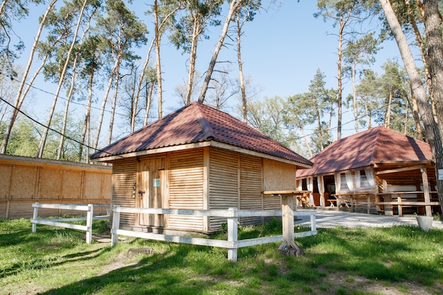 Pavillon im Wald. Ferienhaus
