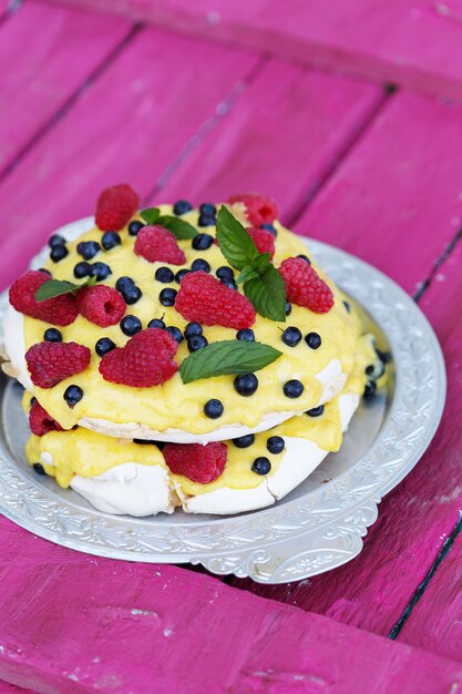 Pavlova con crema pastelera