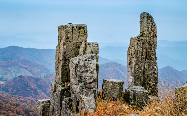 Foto pé de pedra no parque nacional monte mudeungsan, gwangju, coréia do sul.