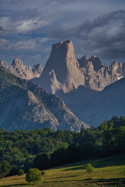 Peak urriellu oder Naranjo de bulnes.