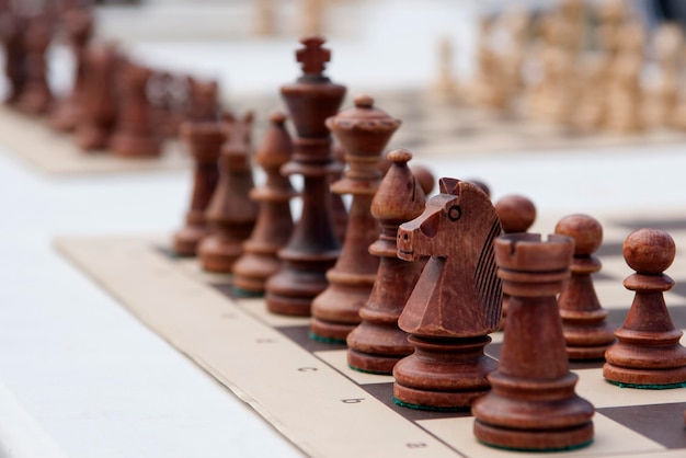 Peças de xadrez exibidas no tabuleiro