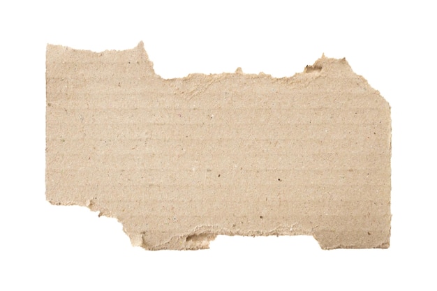Pedaço de papel de cartão castanho isolado sobre fundo branco