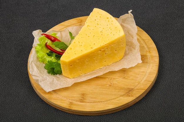 Pedaço de queijo amarelo