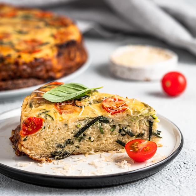 Pedaço de torta de abobrinha copia o espaço certo