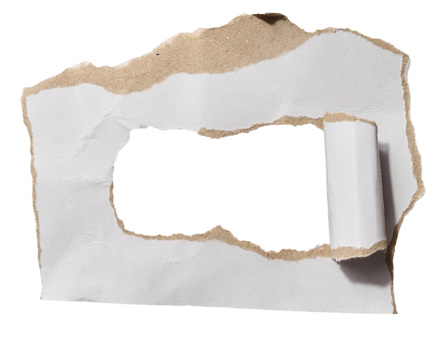 Pedaço rasgado de papelão branco com bordas rasgadas em um fundo isolado