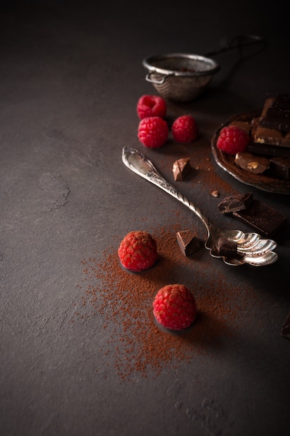 Pedaços de chocolate quebrados