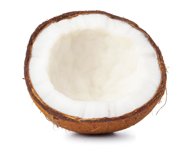 Pedaços de coco em fundo branco