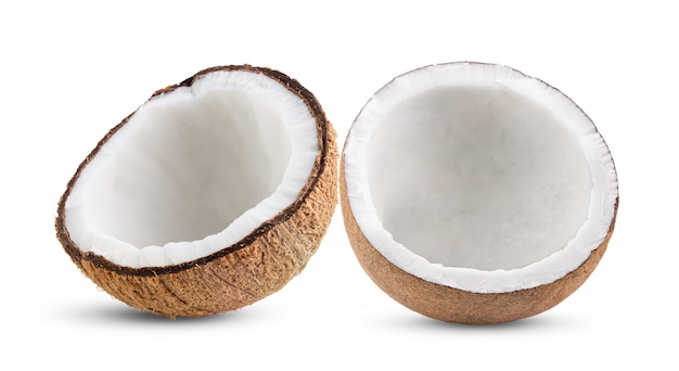 Pedaços de coco isolados no branco