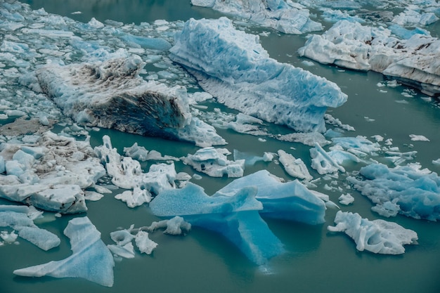 Pedaços de gelo do Glaciar Perito Moreno.