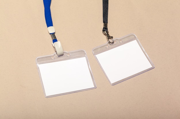 Pedaços de papel em branco para maquete em bege