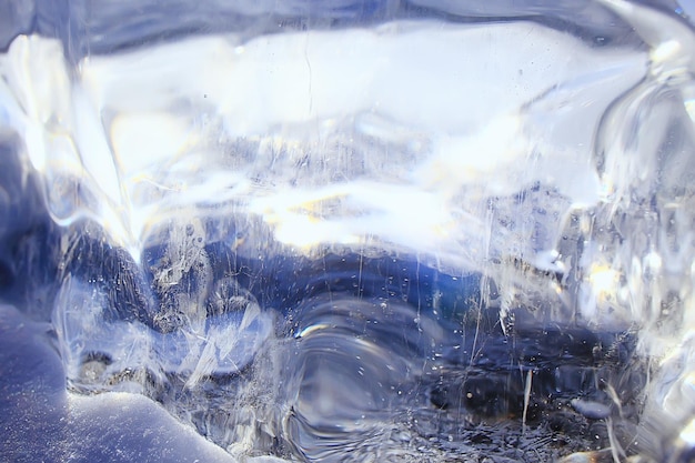 pedazo de hielo baikal sobre hielo, naturaleza temporada de invierno agua cristalina transparente al aire libre