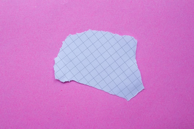 Foto un pedazo de papel con una cuadrícula en él
