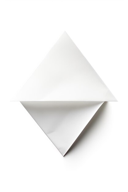Foto un pedazo de papel plegado con una sombra aislada sobre un fondo blanco ar 23 v 52 id de trabajo 76739c87436f4f68a1888e43dda18910