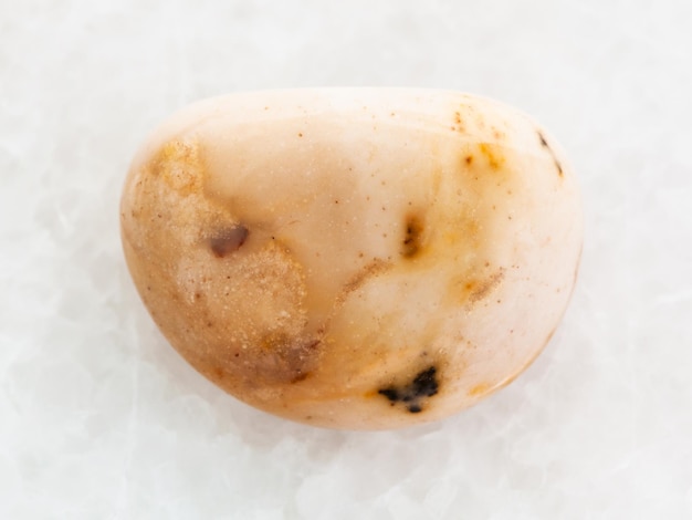 Pedra de gema de jaspe de imagem polida em mármore branco