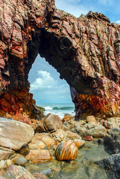 Pedra Furada na praia de Jericoacoara - Ceará, Brasil