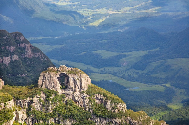 Foto el pedra furada en urubici, santa catarina, brasil