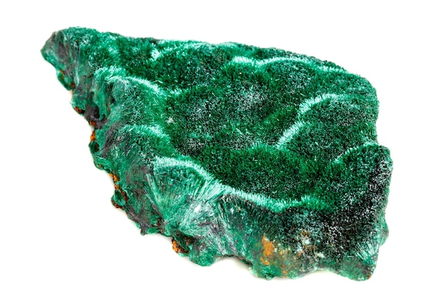 Pedra mineral macro plisoviy malaquita de cetim de pelúcia em um fundo branco