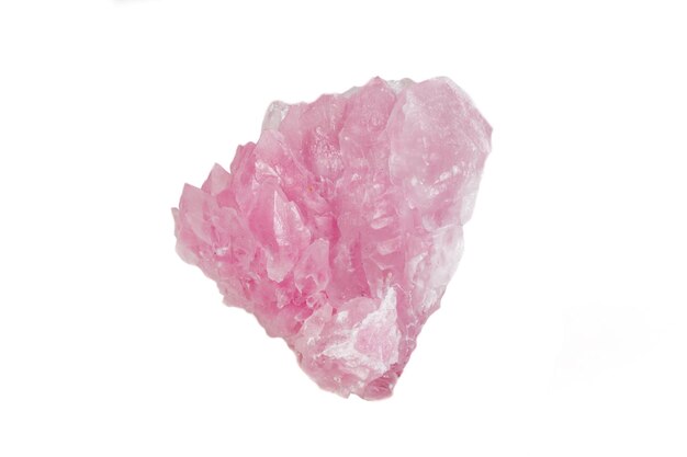 Pedra mineral macro quartzo rosa no fundo branco