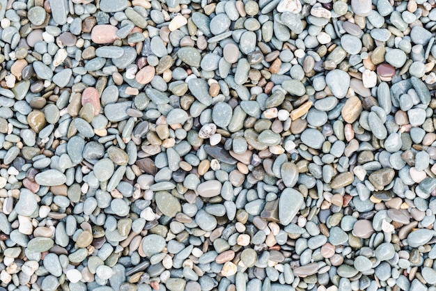 pedras da costa rochosa na costa pedras fundo do mar