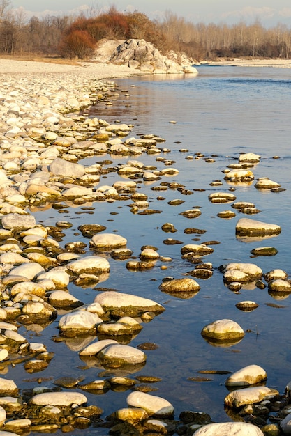 Pedras na margem do rio Piave, Santa Giustina, Belluno