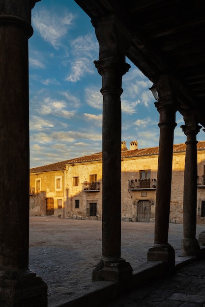 Pedraza Plaza in Segovia, Castilla y Len, Spanien. Pedraza, mittelalterliche Stadtmauer