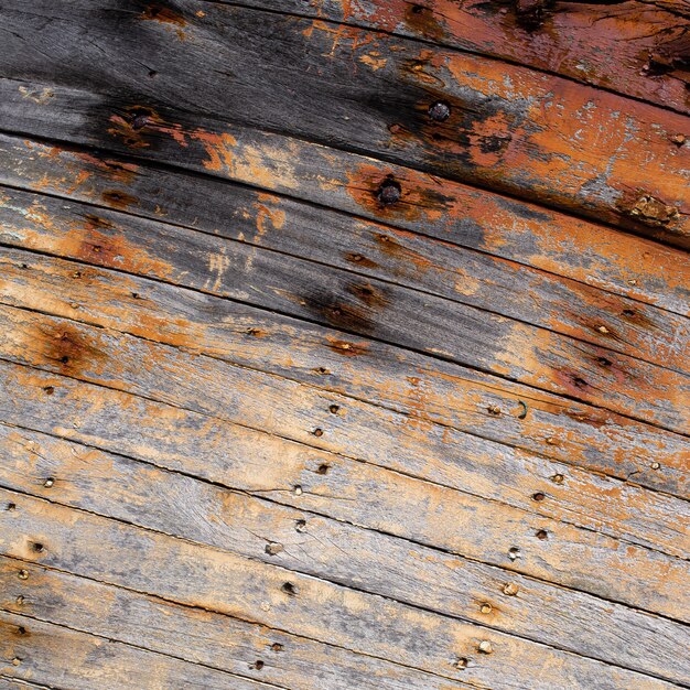 Peeling braune Farbe Hintergrundtextur mit harten Schatten