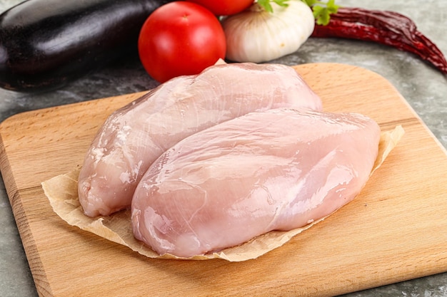 Peito de frango cru para cozinha