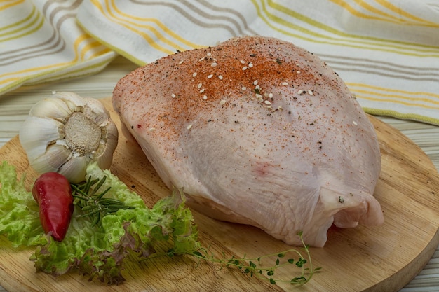 Peito de frango cru