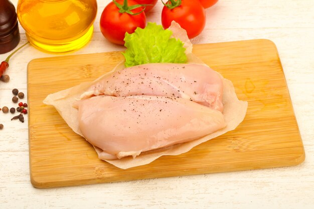 Peito de frango cru