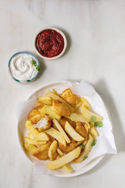 Peixe com fritas clássico